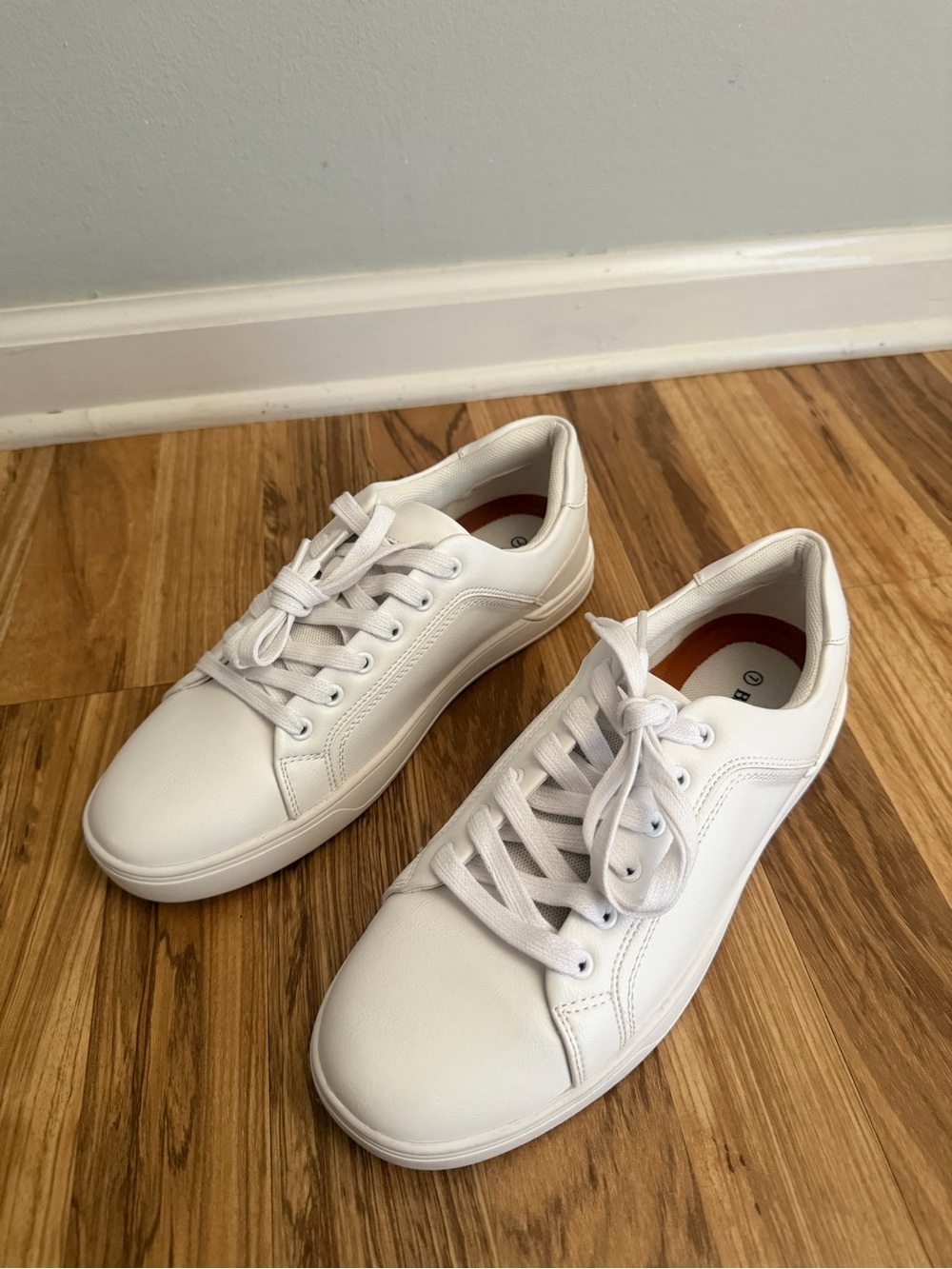 Bruno Marc Men's Casual Dress Sneakers Vegan Leather White Size 7 NWOB
